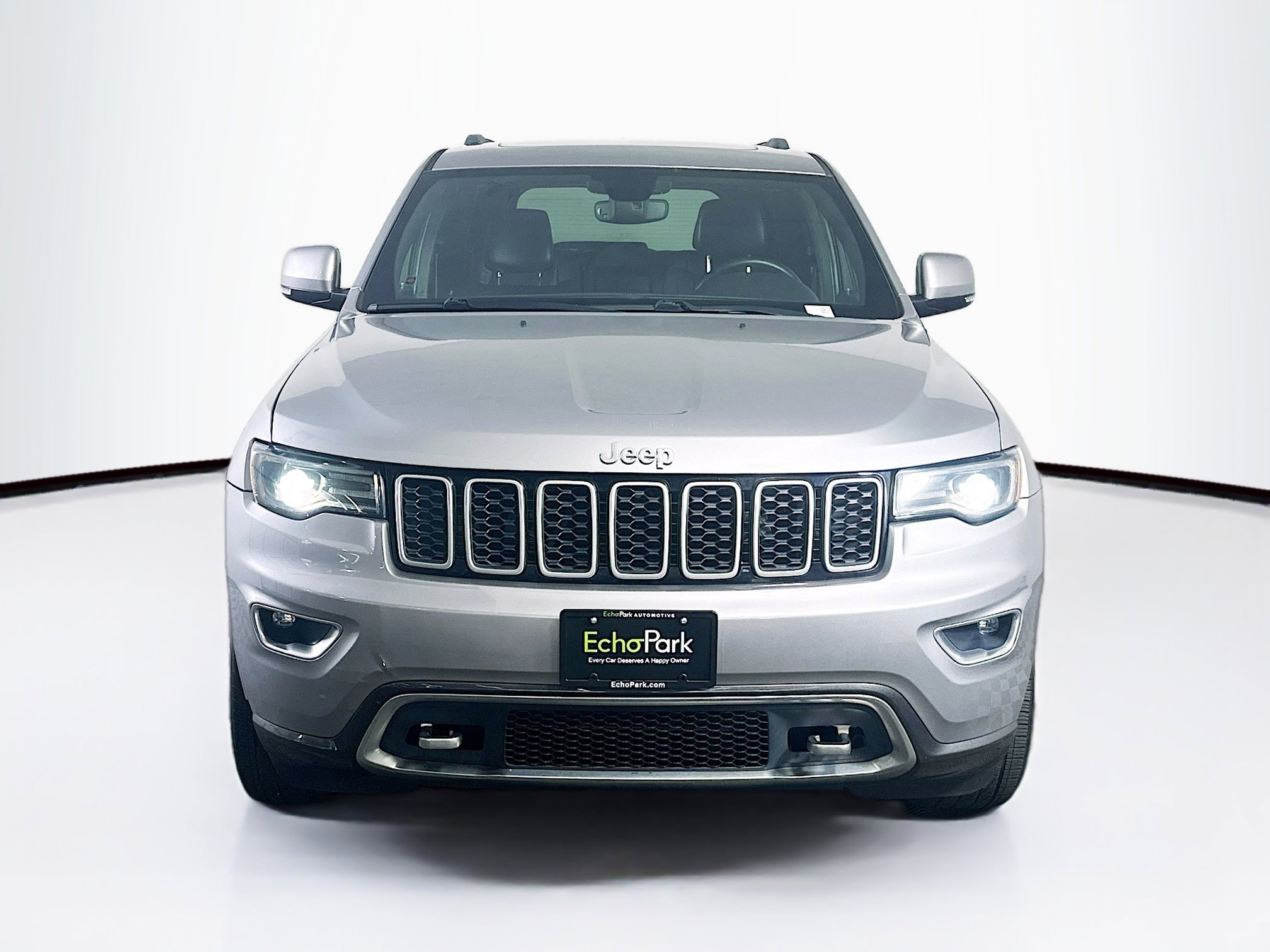 Used 2018 Jeep Grand Cherokee Limited image 2
