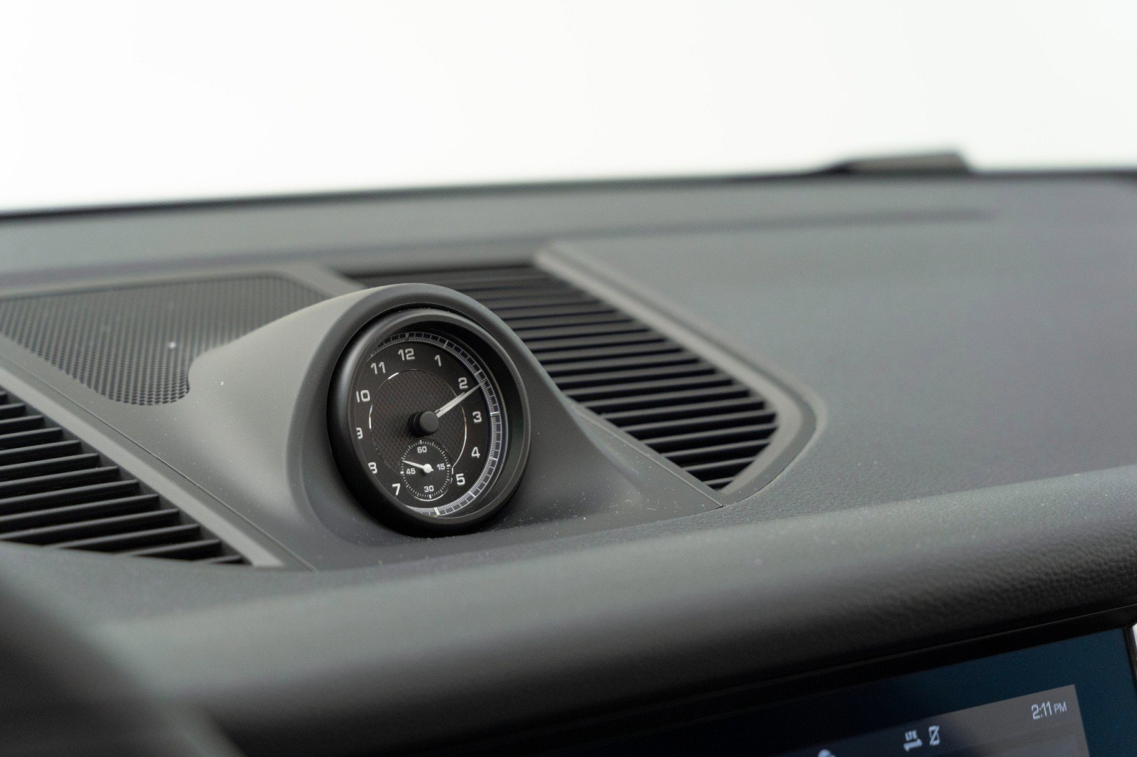 New 2025 Porsche Macan image 23