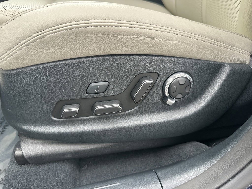 Used 2025 Genesis Electrified GV70 Advanced image 17