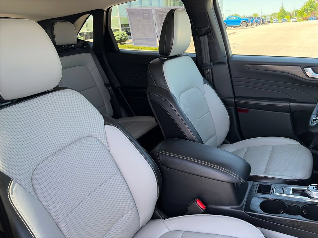 Used 2023 Ford Escape Platinum AWD/4WD image 12