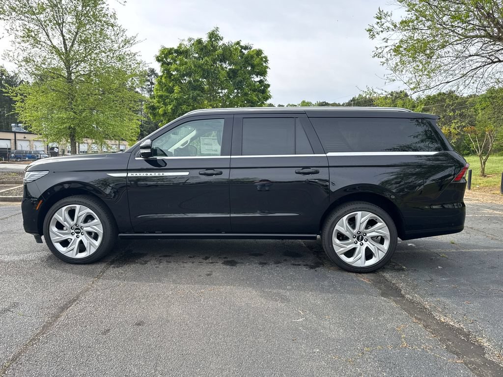 New 2025 Lincoln Navigator L Reserve AWD/4WD image 10