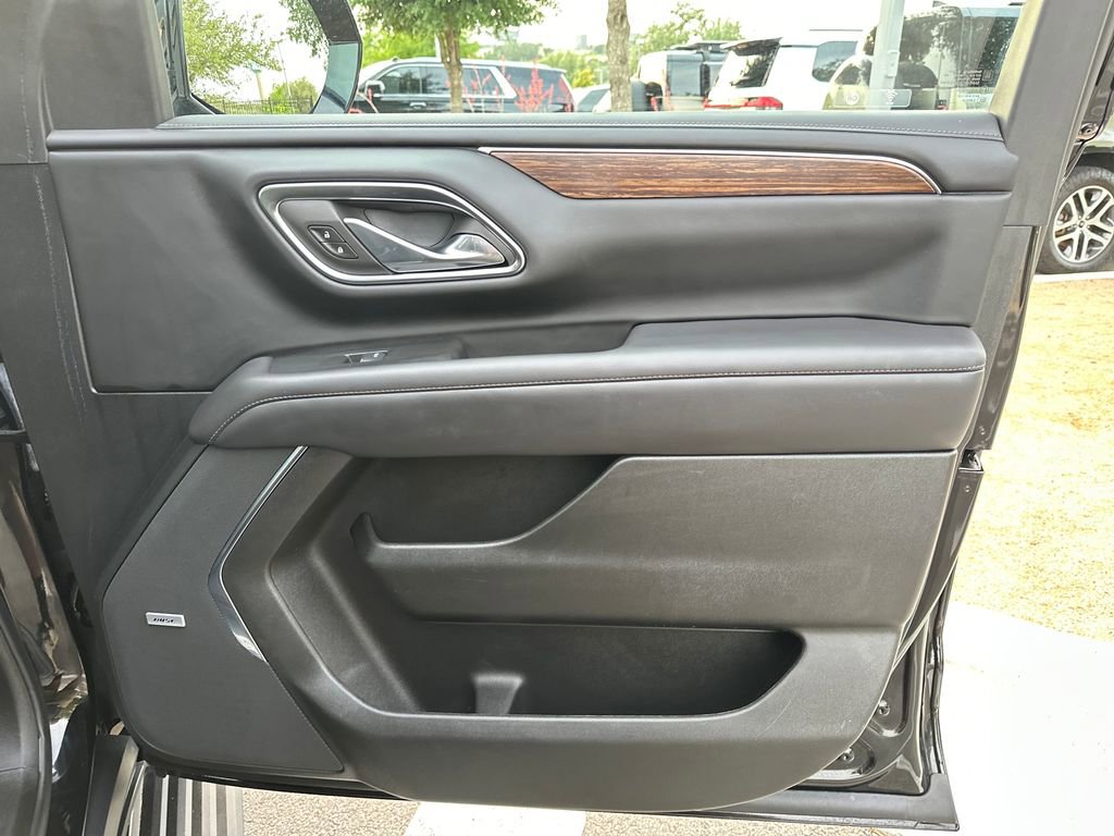 Used 2023 Chevrolet Suburban High Country AWD/4WD image 35