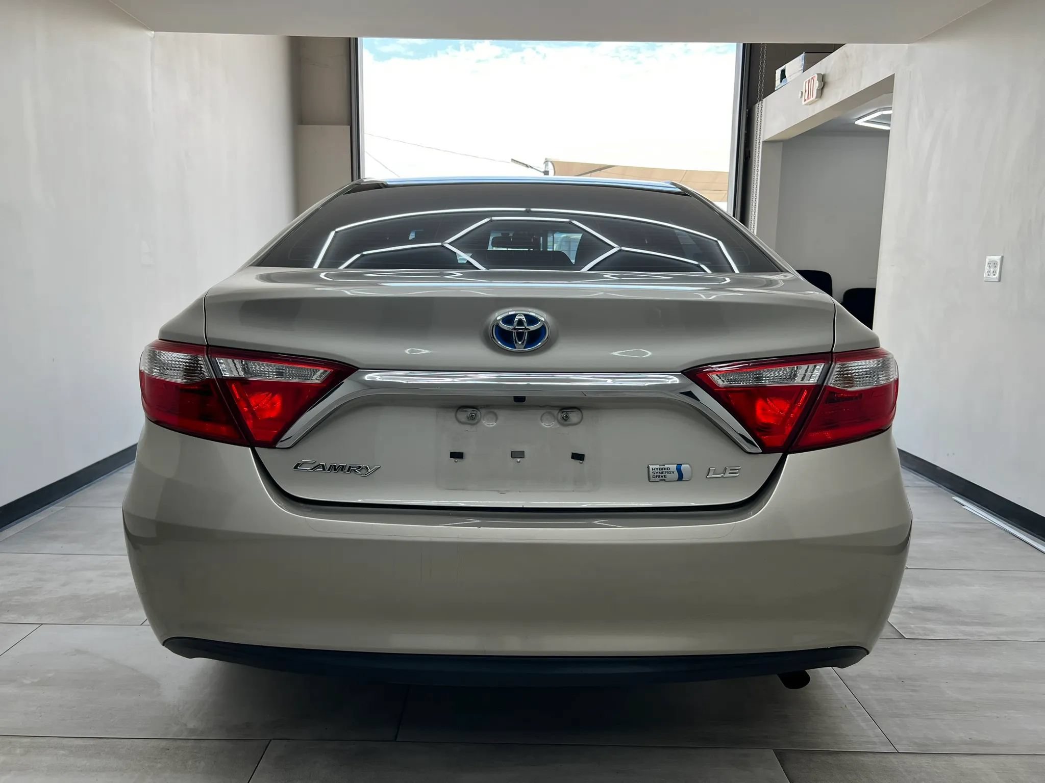Used 2016 Toyota Camry LE FWD image 3