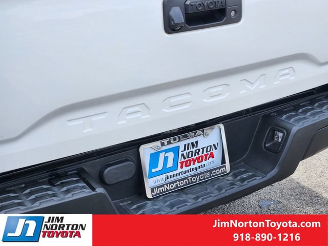 Used 2017 Toyota Tacoma SR RWD image 12
