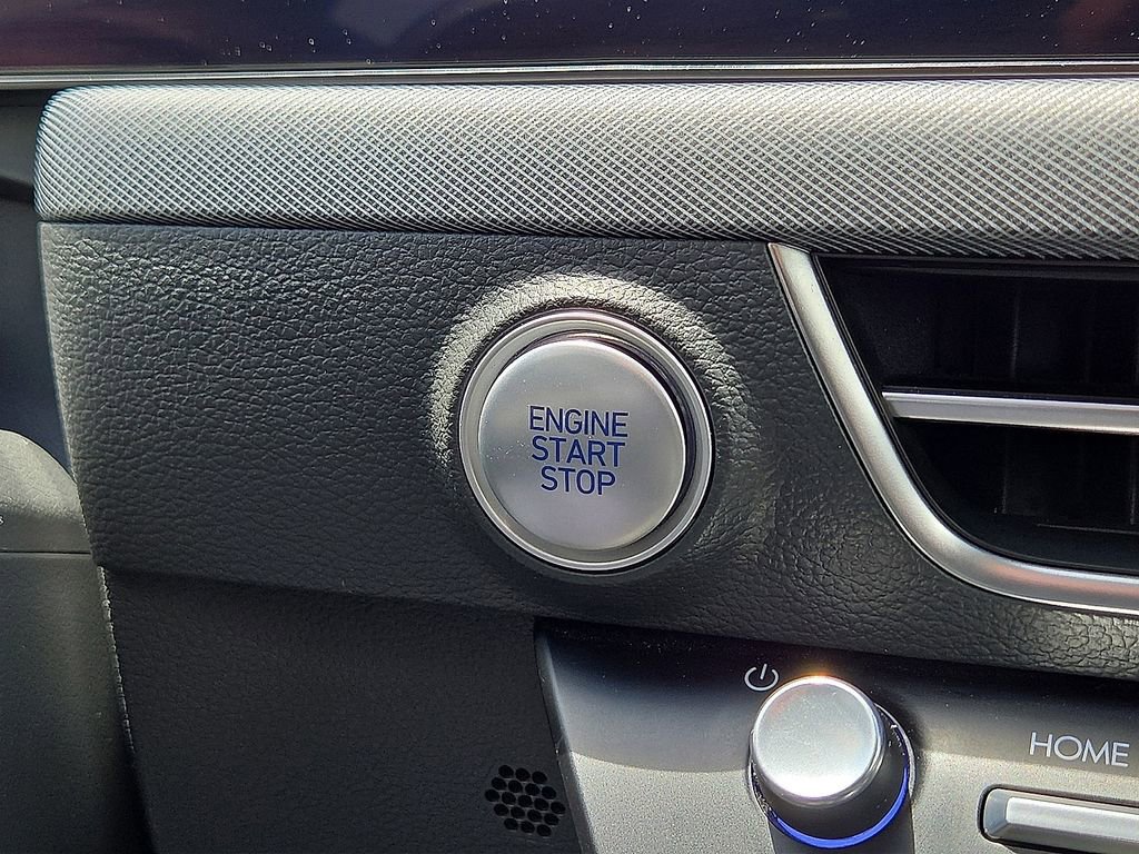Used 2025 Hyundai Sonata SEL FWD image 30