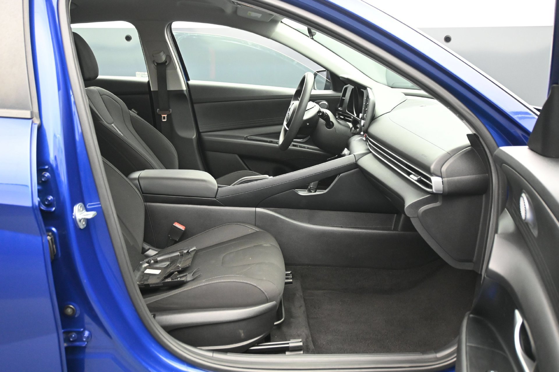 Used 2021 Hyundai Elantra SEL FWD image 13