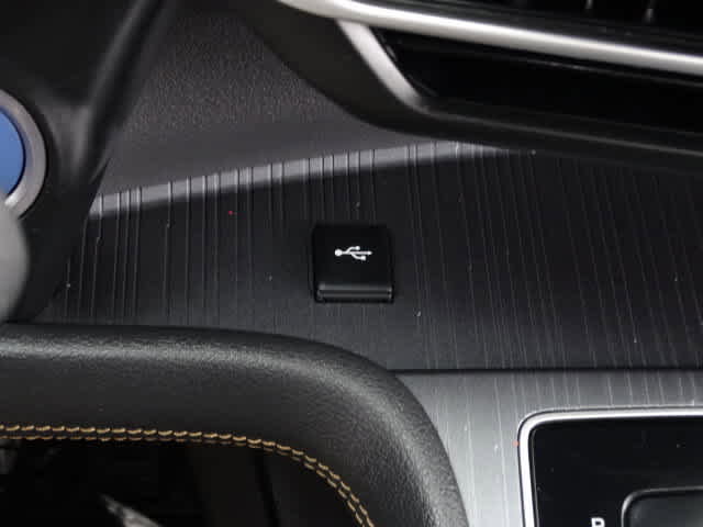 Certified 2023 Toyota Sienna XLE Woodland Edition image 30