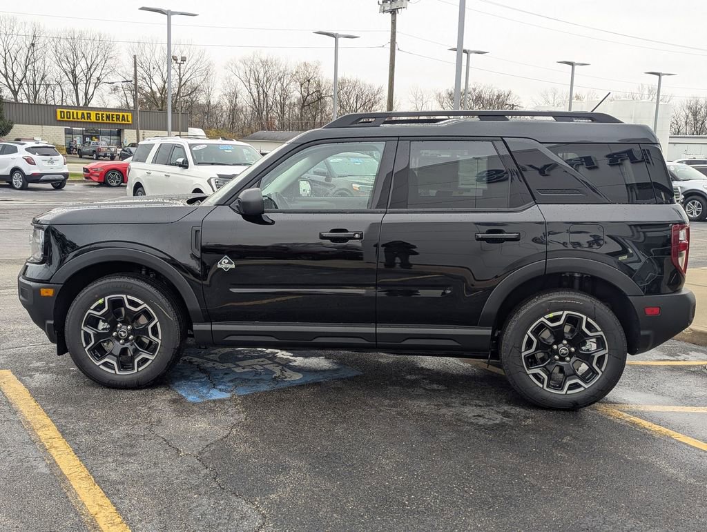 New 2025 Ford Bronco Sport Outer Banks image 3