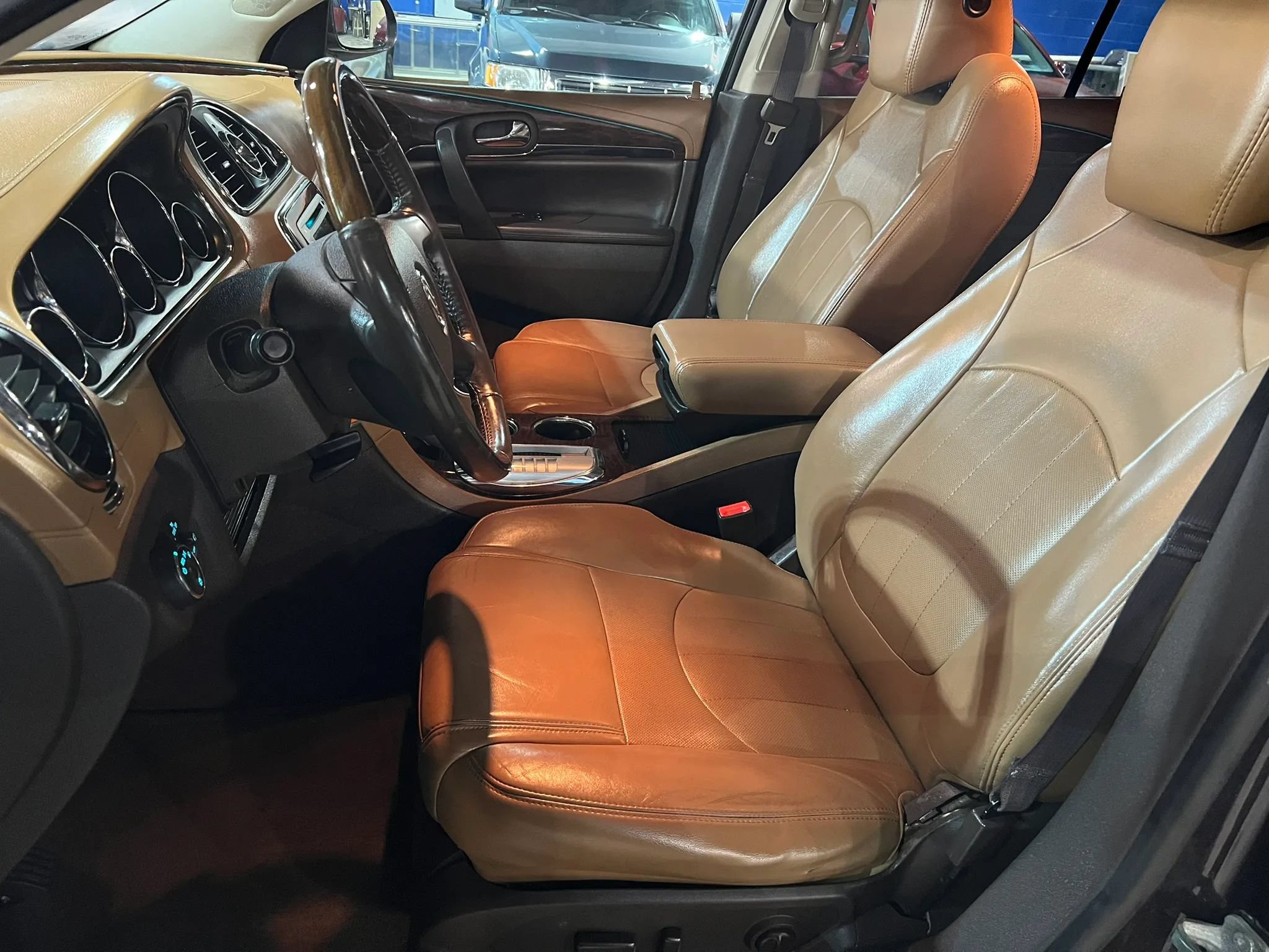 Used 2017 Buick Enclave Leather FWD image 10