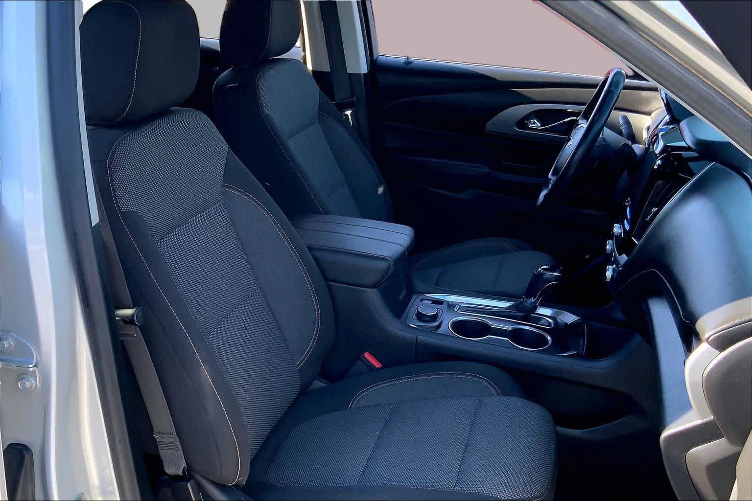 Used 2019 Chevrolet Traverse LT FWD image 9