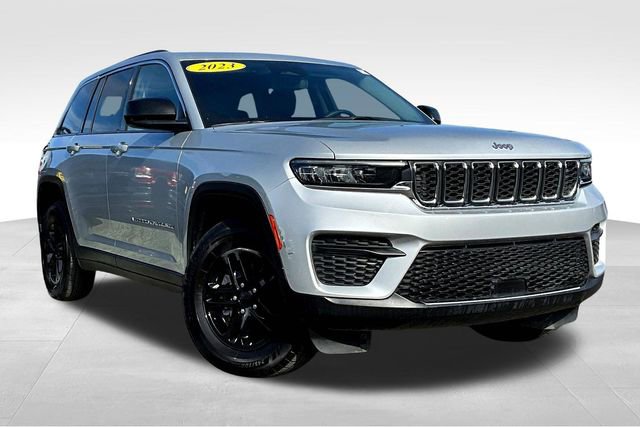 Used 2023 Jeep Grand Cherokee Laredo