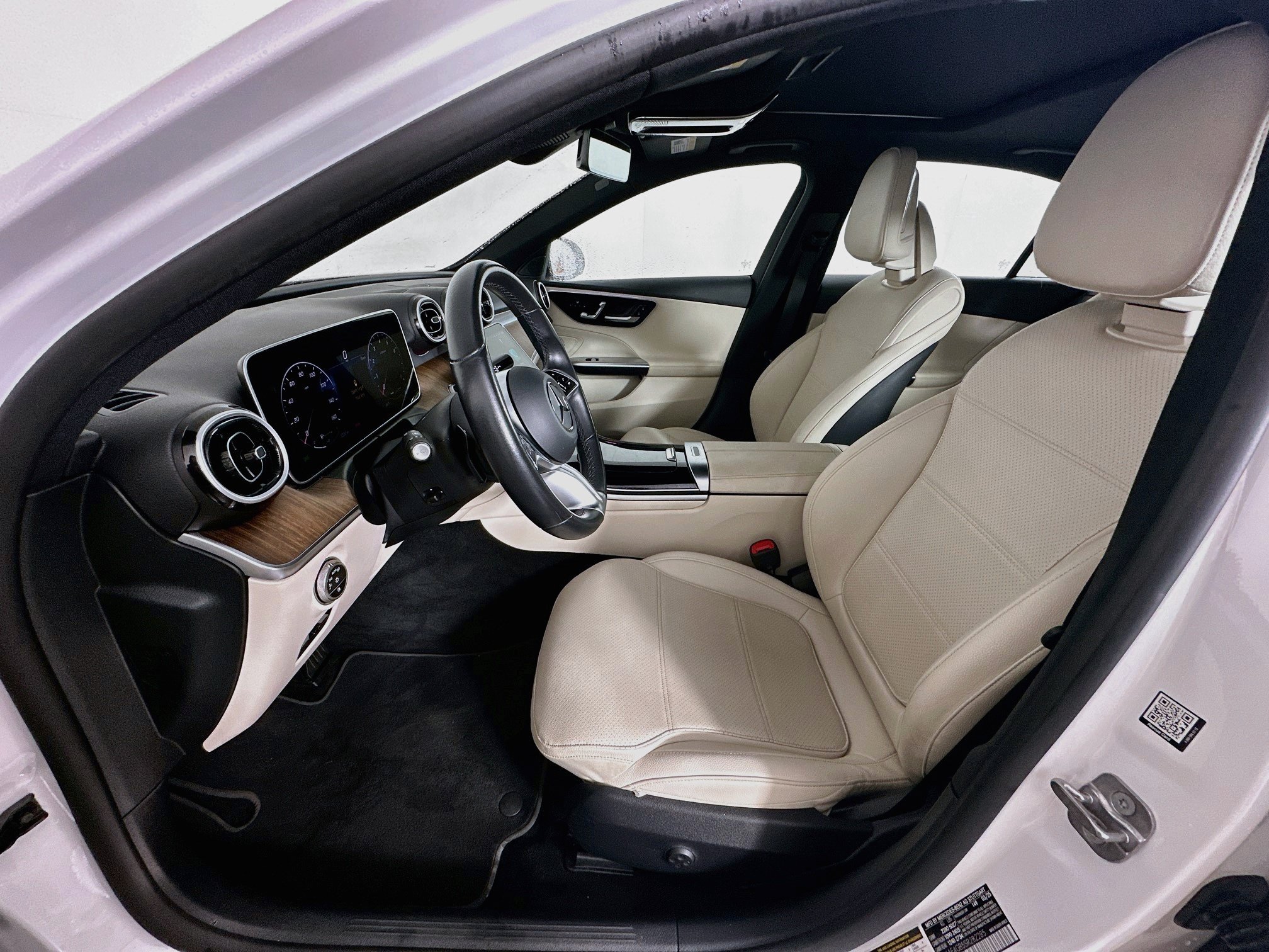 Used 2025 Mercedes-Benz C 300 Sedan image 13