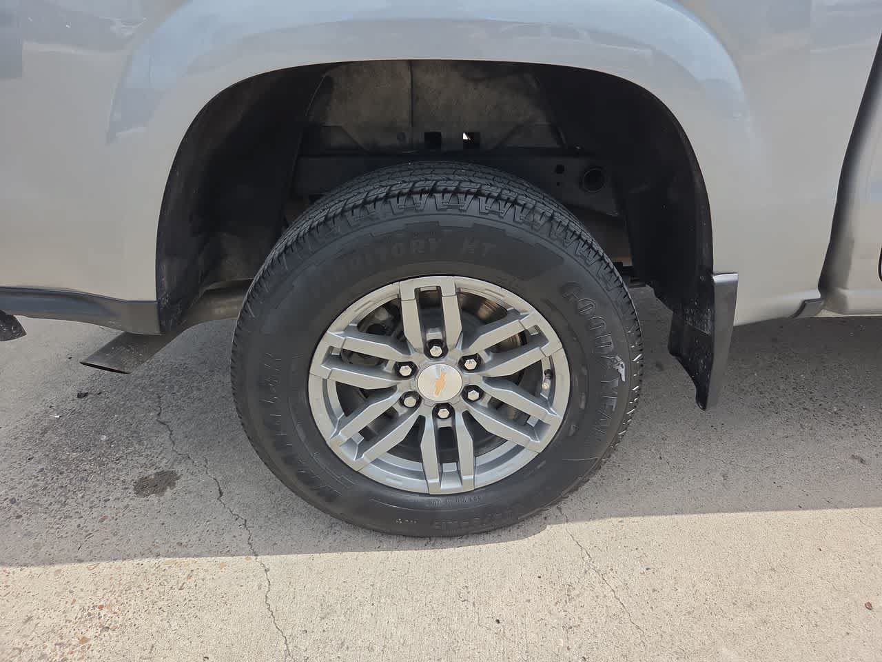 Used 2024 Chevrolet Colorado LT w/ Advanced Trailering Package AWD/4WD image 16