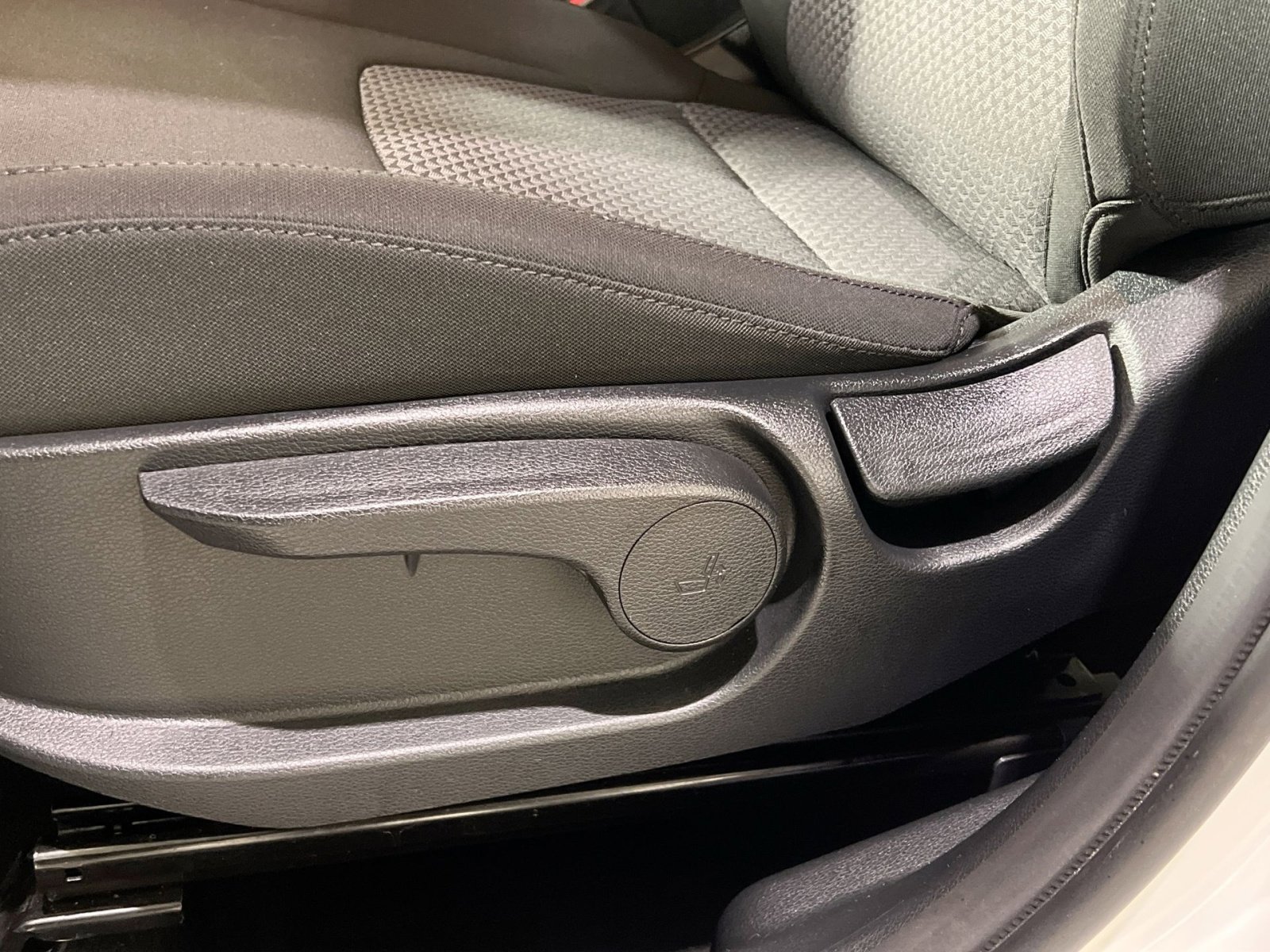 Used 2023 Kia Sportage LX image 20