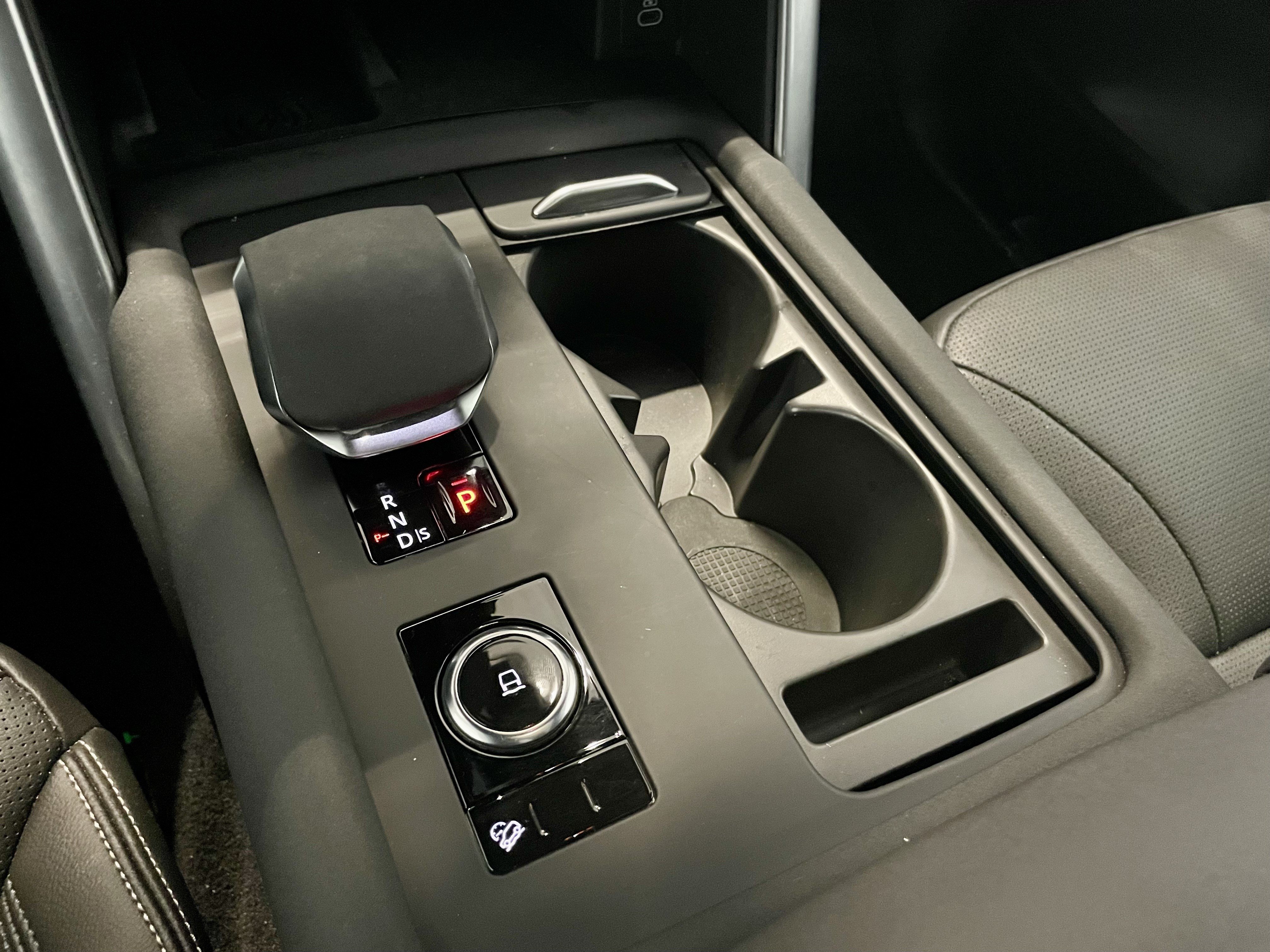 Certified 2025 Land Rover Discovery Dynamic SE AWD/4WD image 20