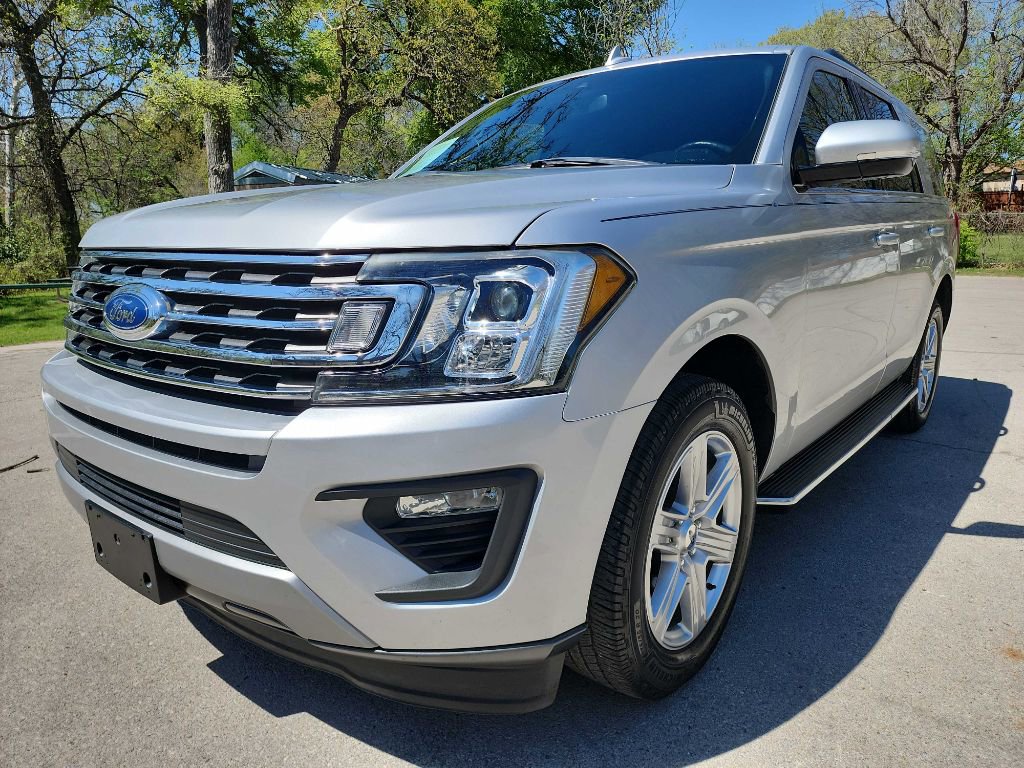 Used 2019 Ford Expedition XLT w/ Equipment Group 202A image 3