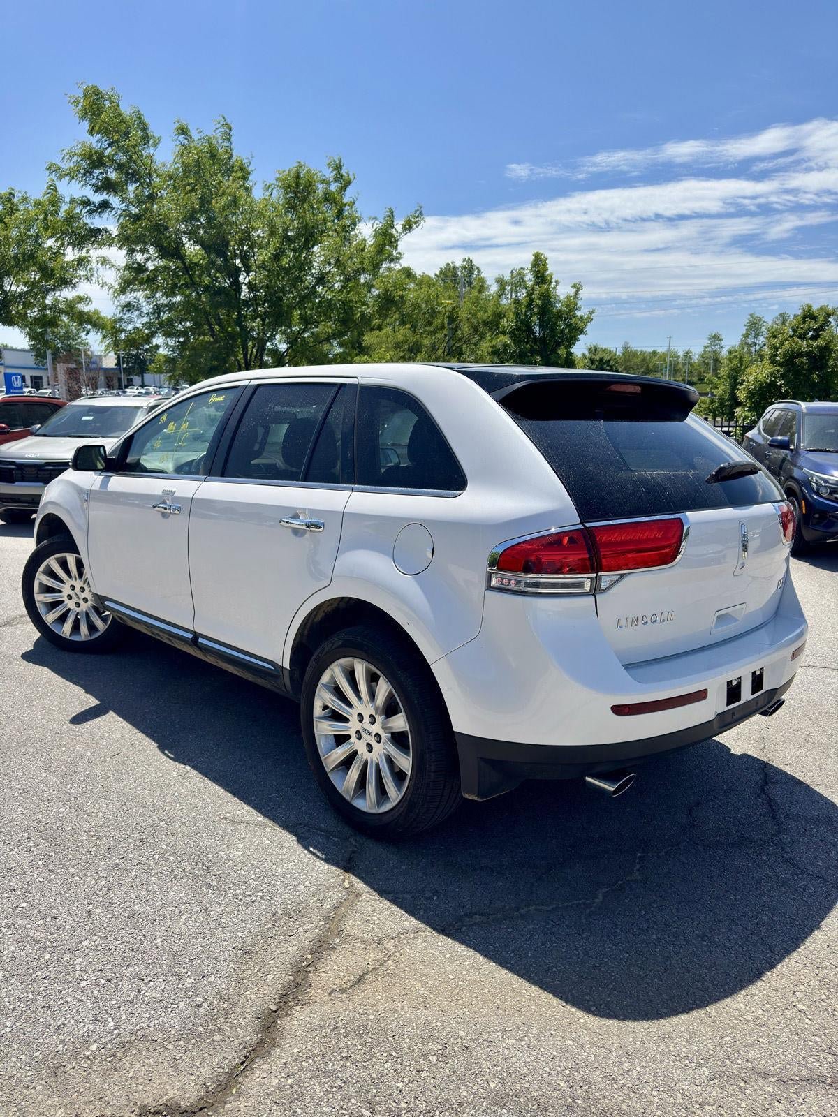 Used 2015 Lincoln MKX FWD w/ Equipment Group 101A image 3