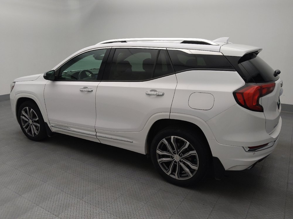 Used 2020 GMC Terrain Denali w/ Denali Premium Package FWD image 3