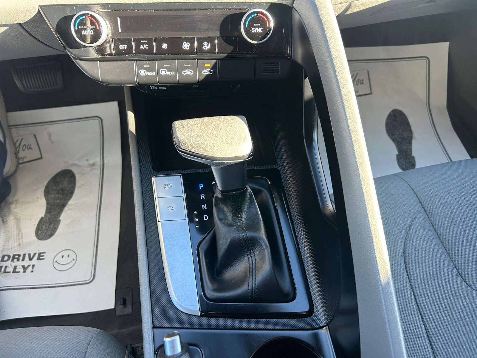 Used 2022 Hyundai Elantra SEL image 22