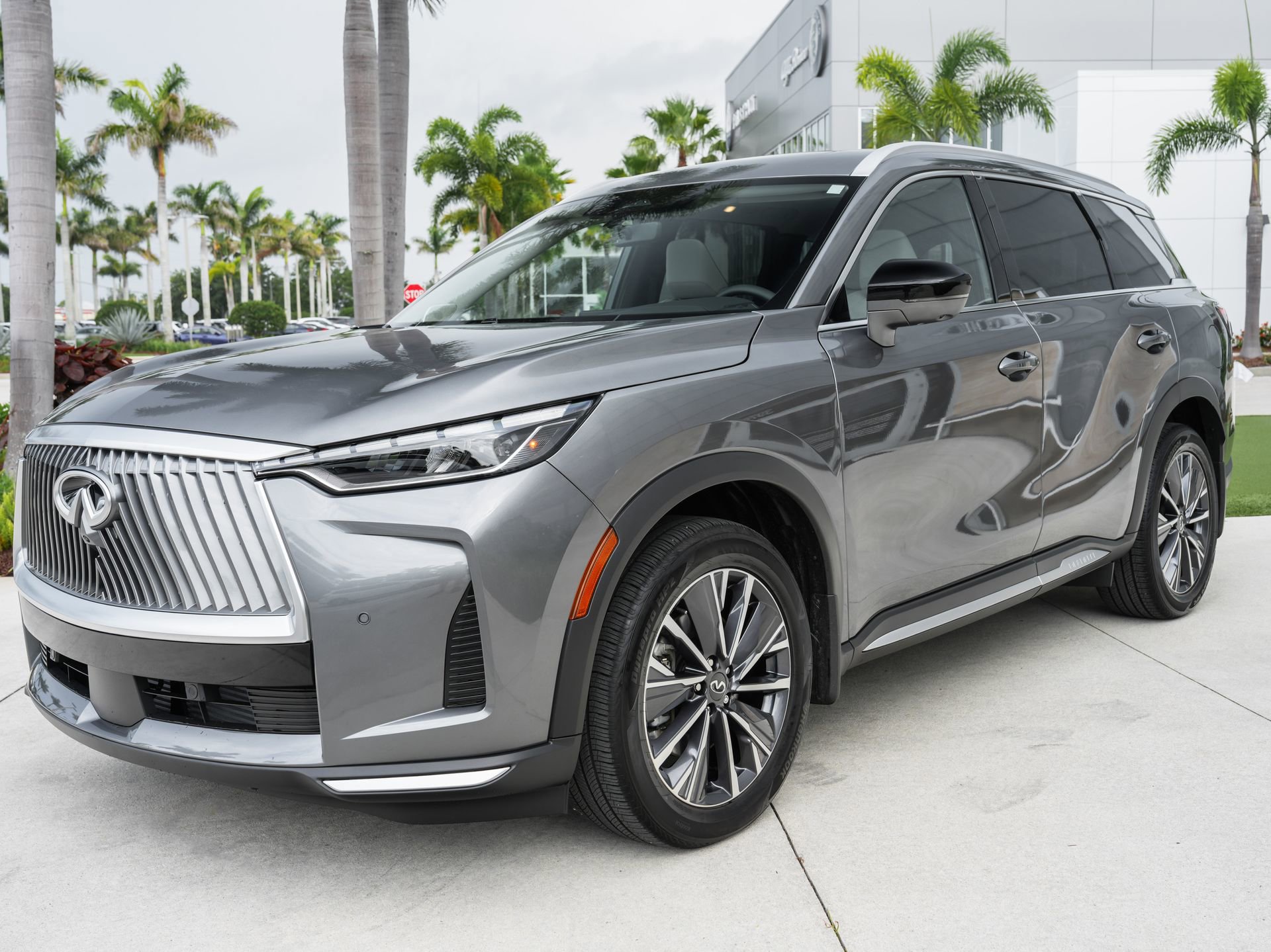Certified 2026 INFINITI QX60 Luxe w/ Family Package FWD image 6