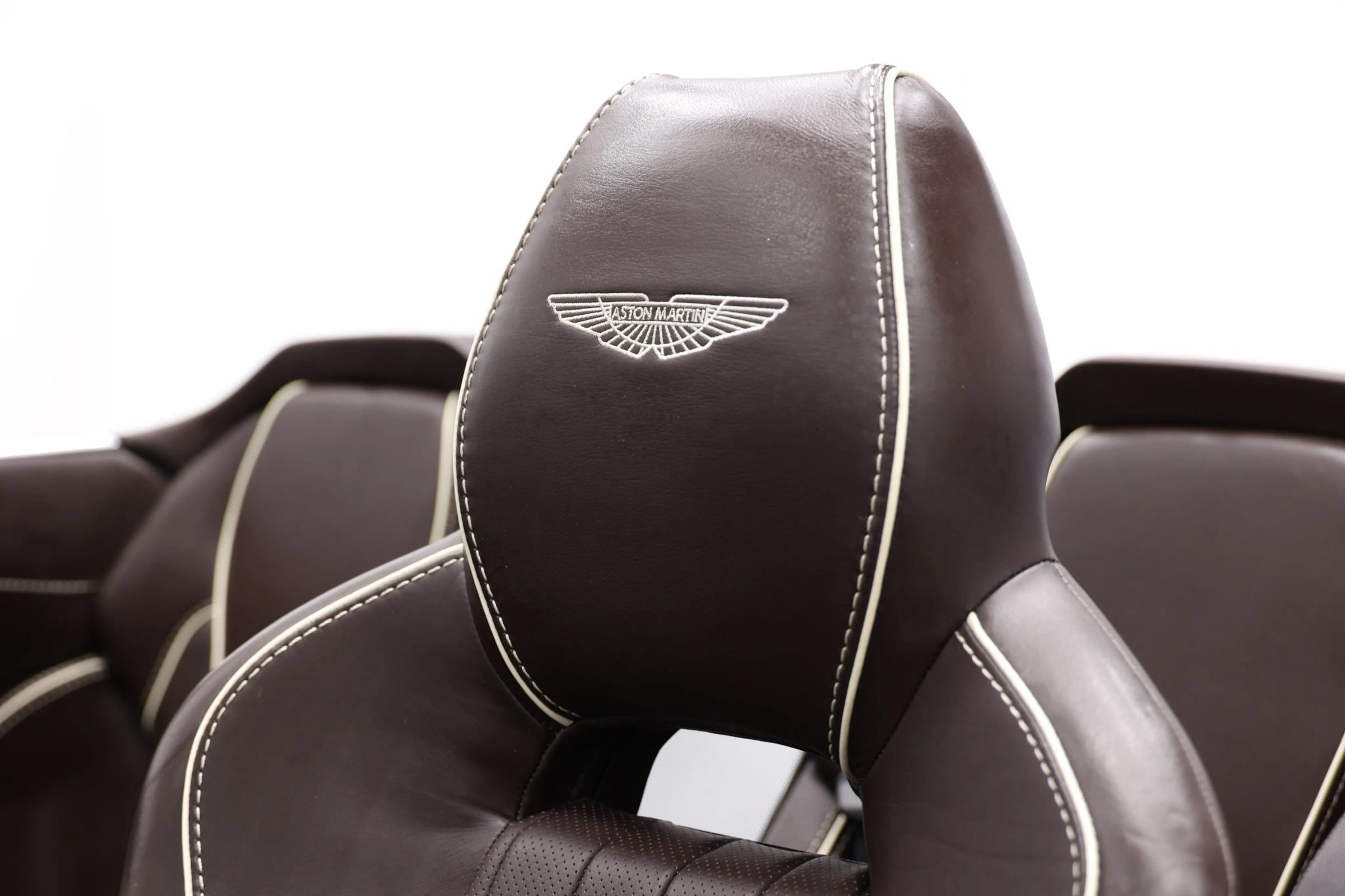 Used 2016 Aston Martin DB9 GT RWD image 18