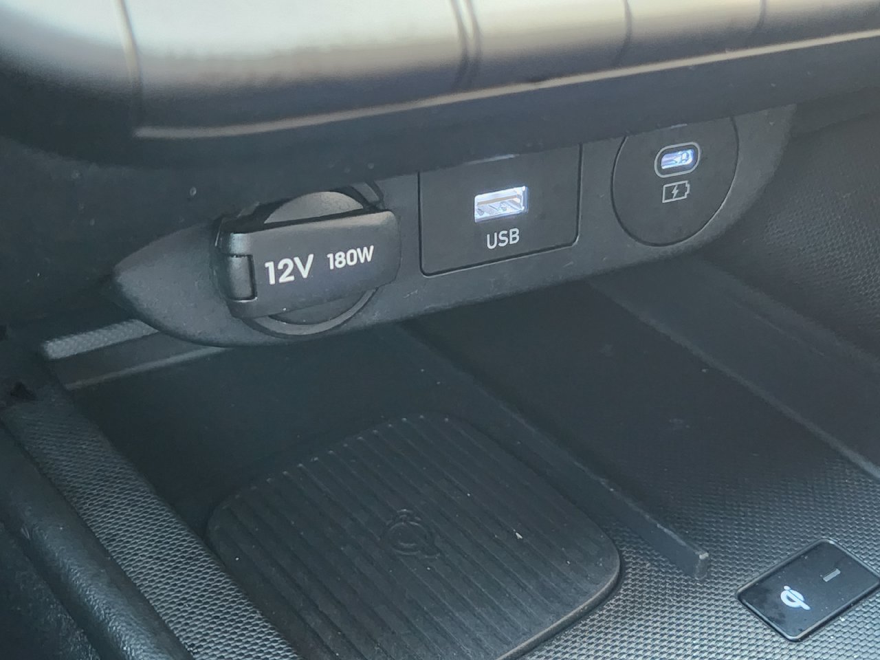 Used 2025 Hyundai Elantra Sport FWD image 17