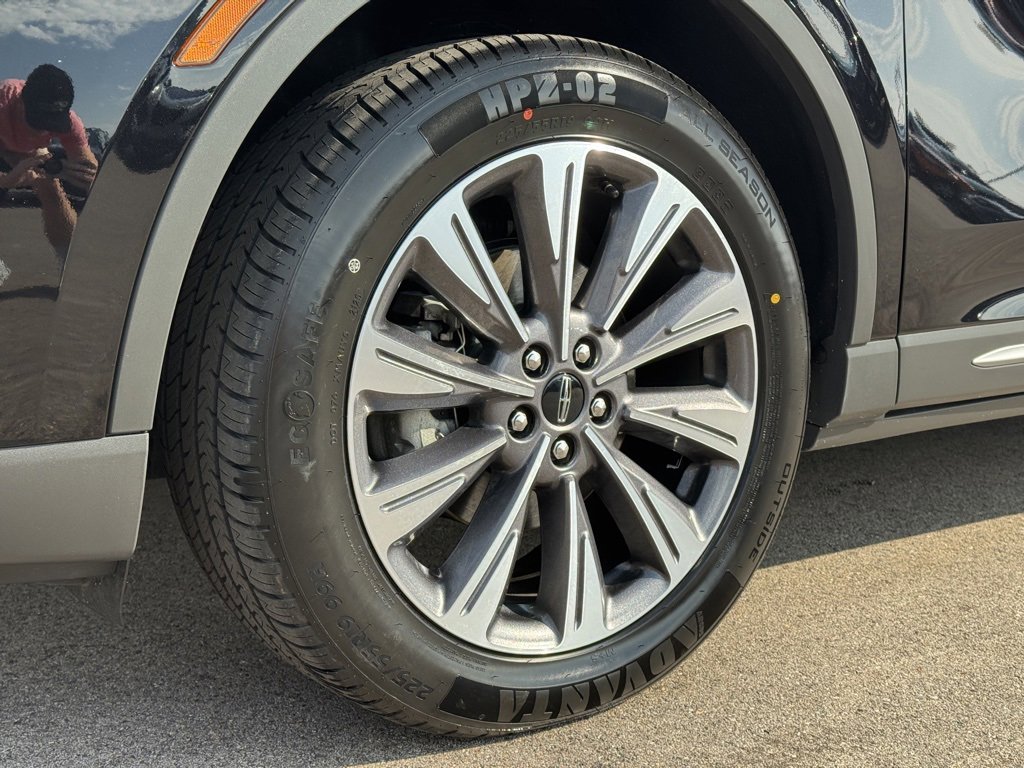 Used 2022 Lincoln Corsair Reserve w/ Elements Package image 30