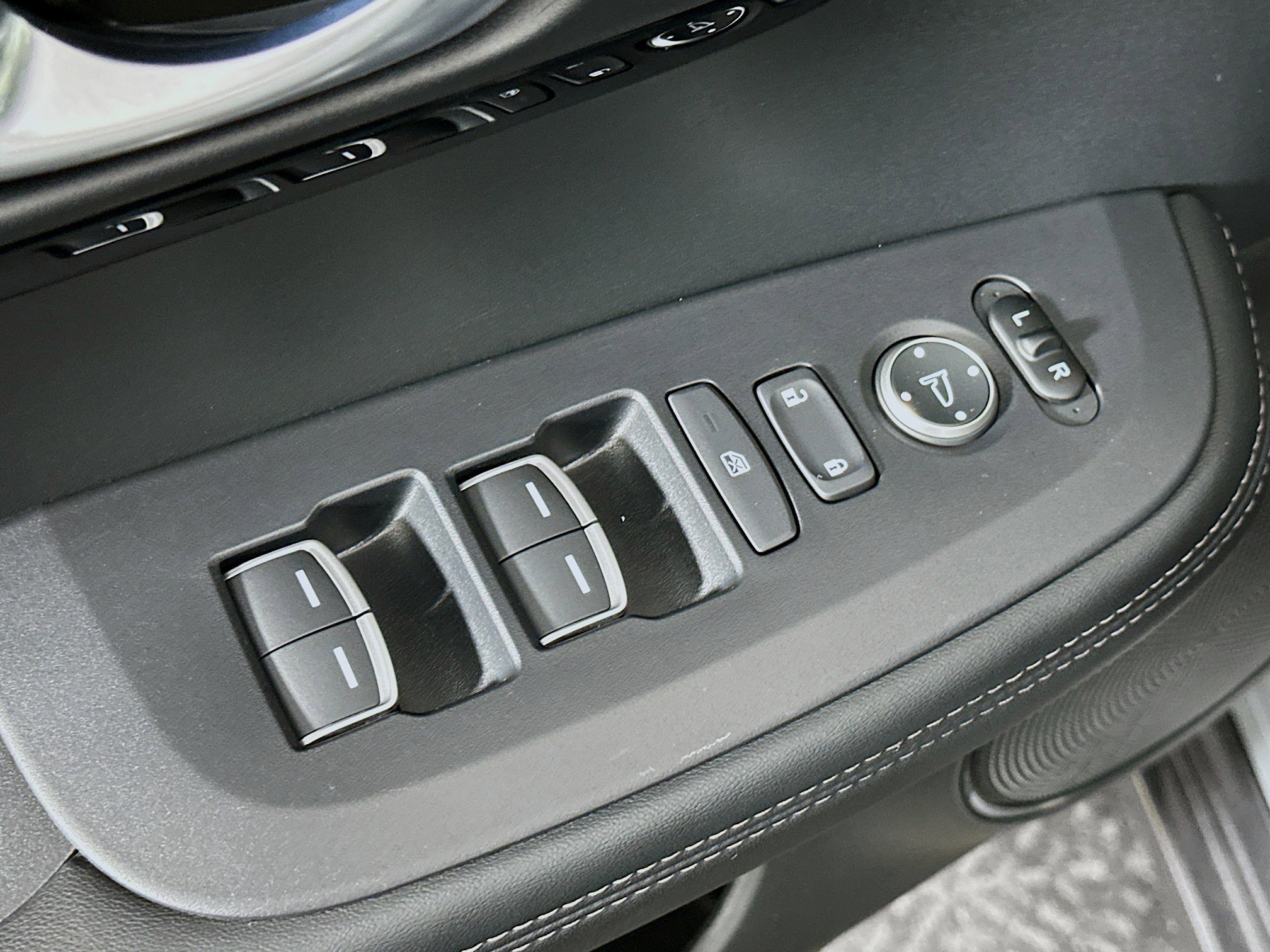 Used 2025 Acura ADX FWD image 15