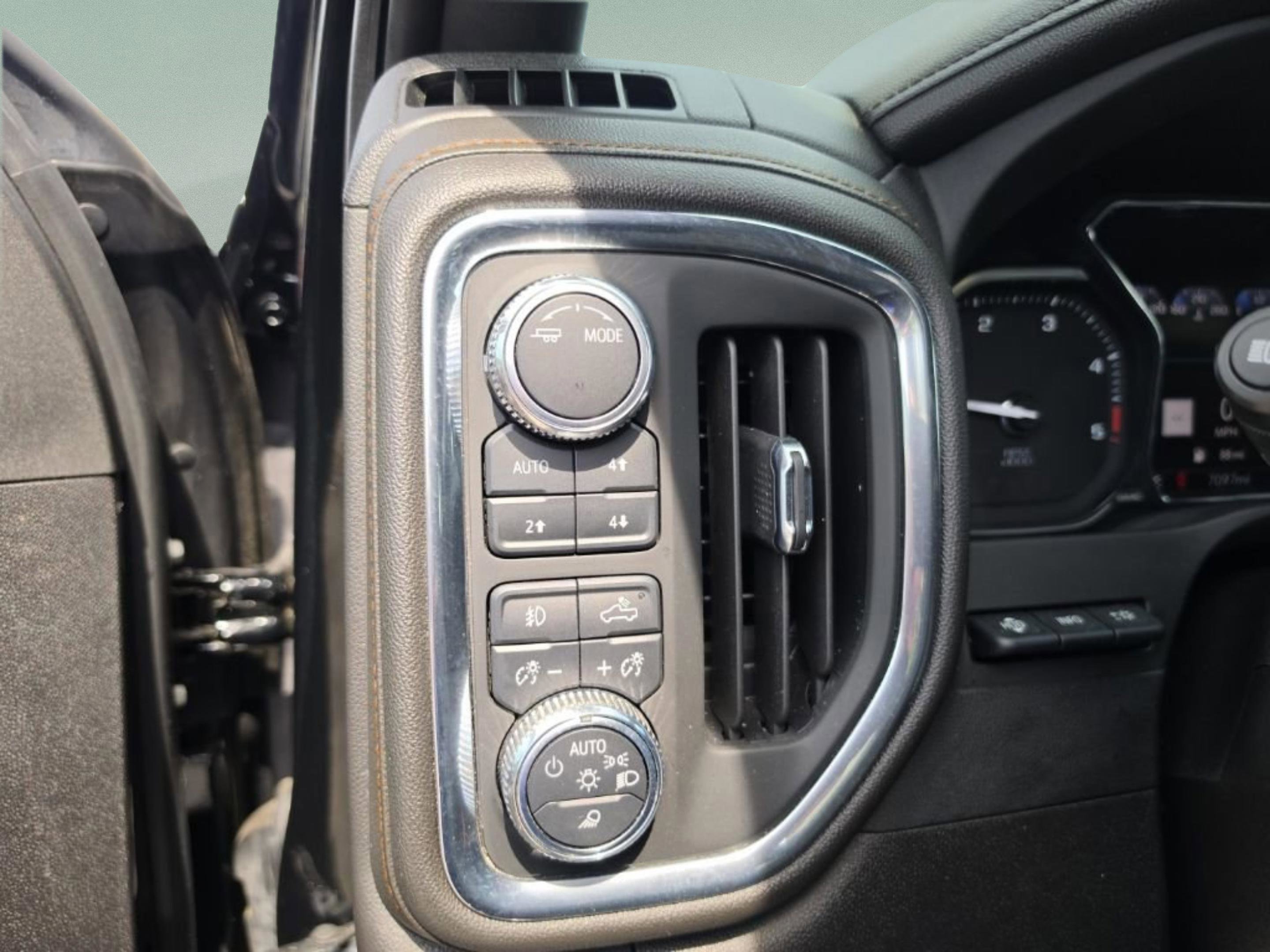 Used 2023 GMC Sierra 2500 AT4 w/ AT4 Premium Plus Package image 14