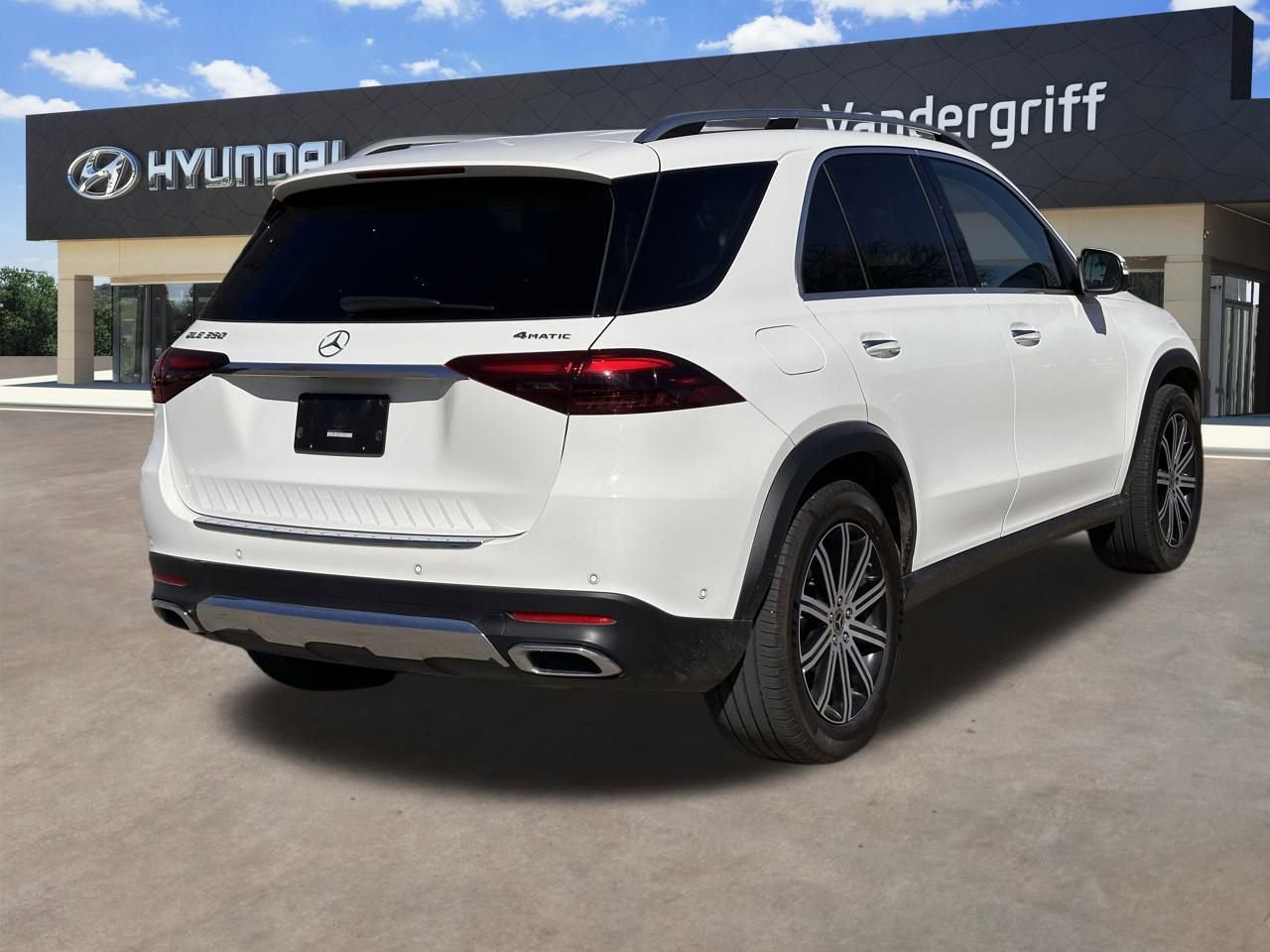 Used 2024 Mercedes-Benz GLE 350 4MATIC image 10