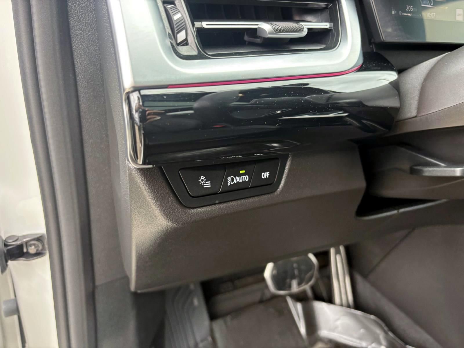 Used 2026 BMW X1 xDrive28i w/ M Sport Package image 14