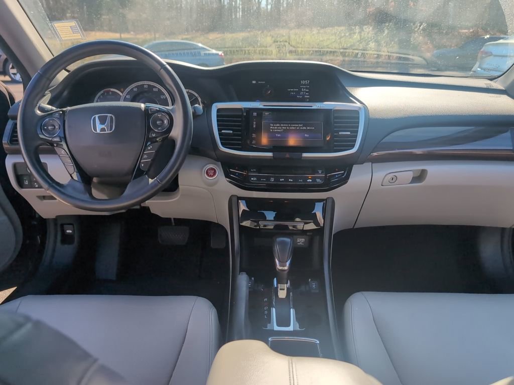 Used 2017 Honda Accord EX-L image 16