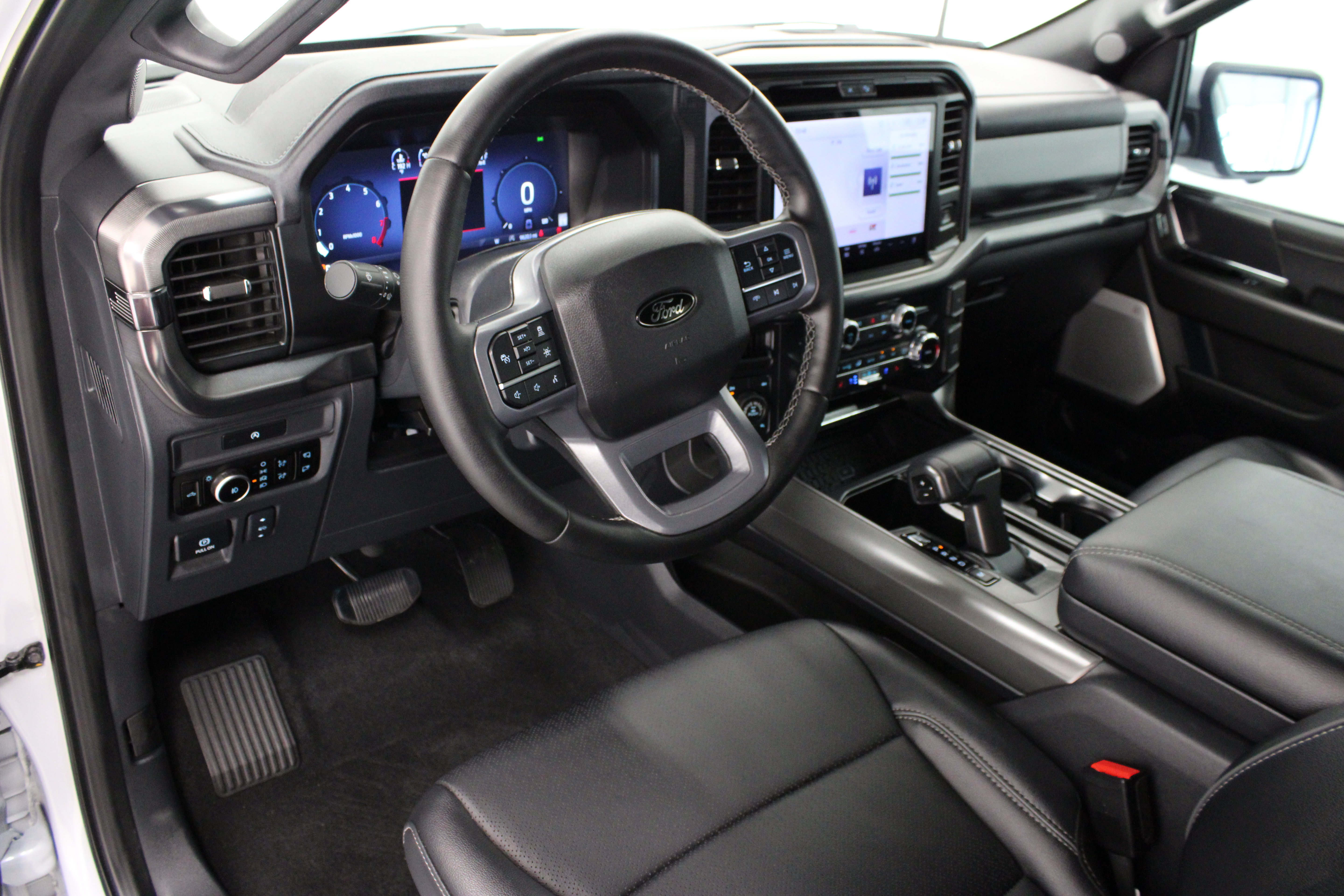 Used 2025 Ford F150 Lariat w/ Equipment Group 502A High AWD/4WD image 14