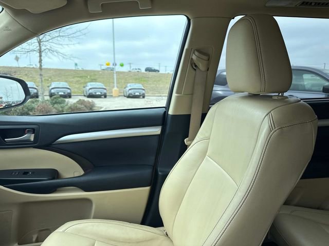 Used 2015 Toyota Highlander XLE image 22