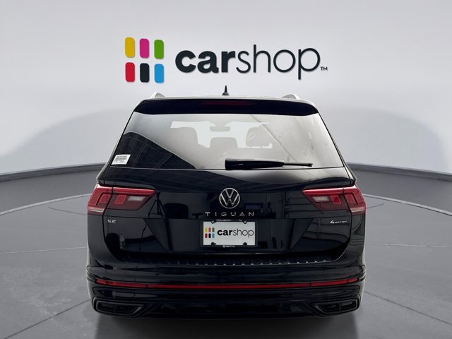 Used 2024 Volkswagen Tiguan SE R-Line AWD/4WD image 4