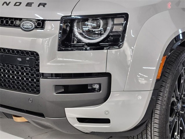 Used 2026 Land Rover Defender 110 image 12