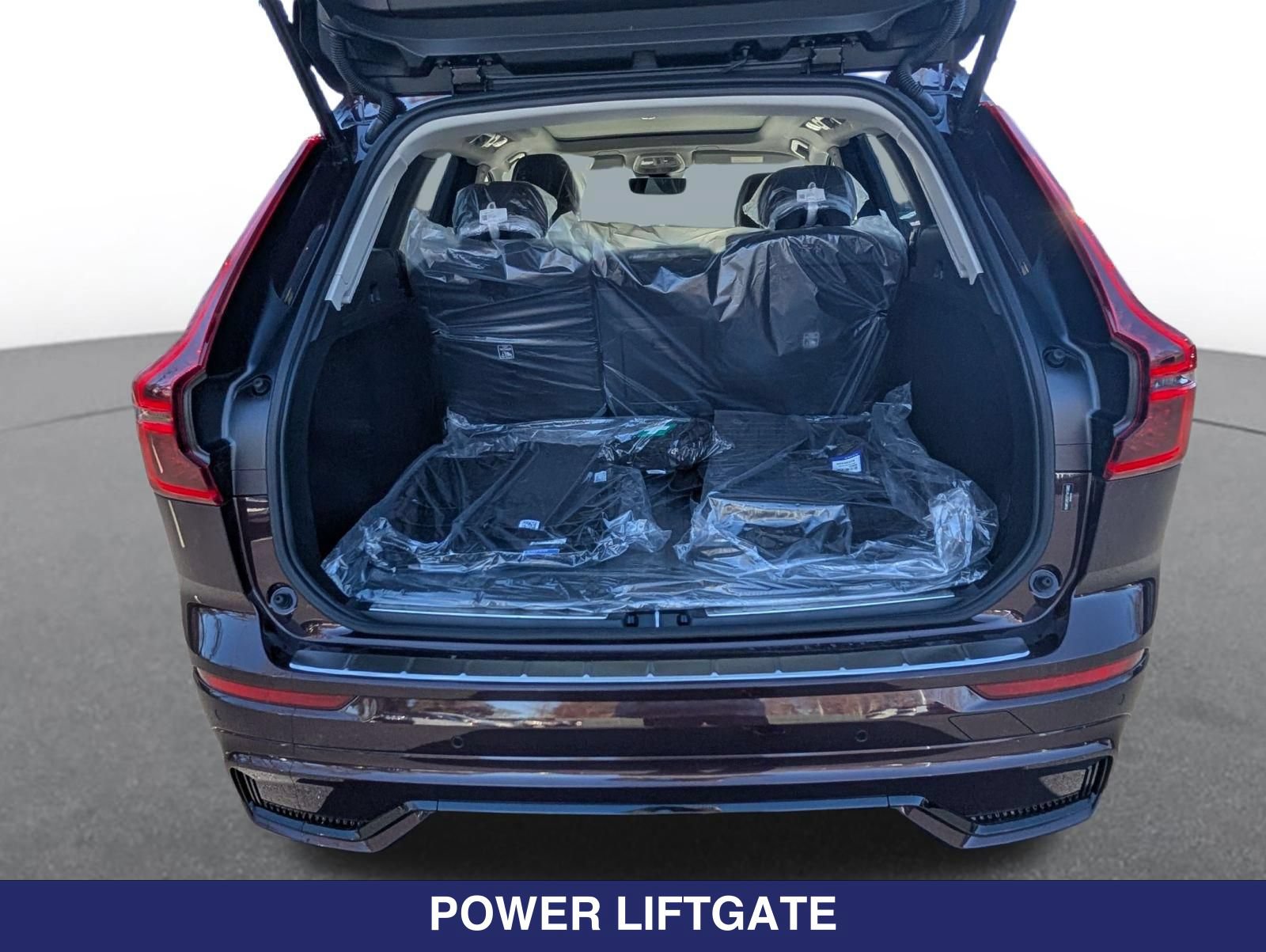 New 2026 Volvo XC60 B5 Plus w/ Protection Package Premier AWD/4WD image 18