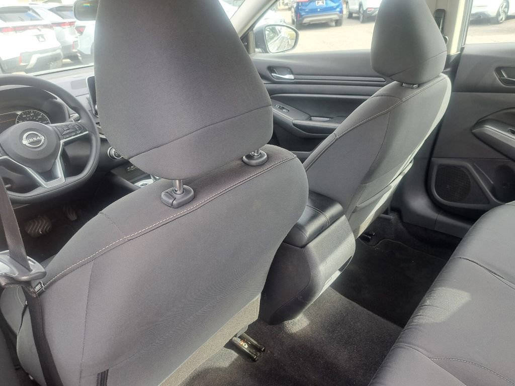 Used 2025 Nissan Altima 2.5 SV image 23