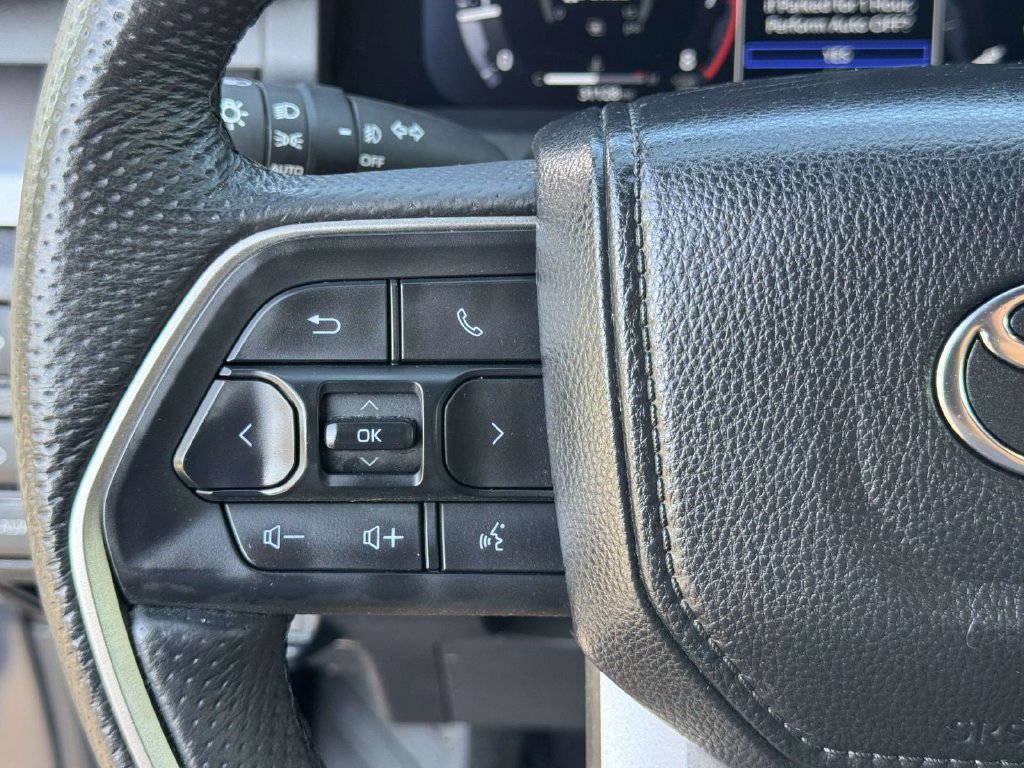 Used 2024 Toyota Tacoma TRD Off-Road w/ TRD Off Road Premium Package AWD/4WD image 12