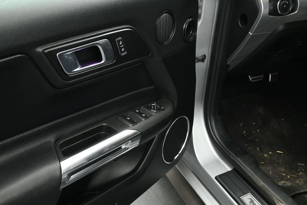 Certified 2022 Ford Mustang Premium RWD image 8