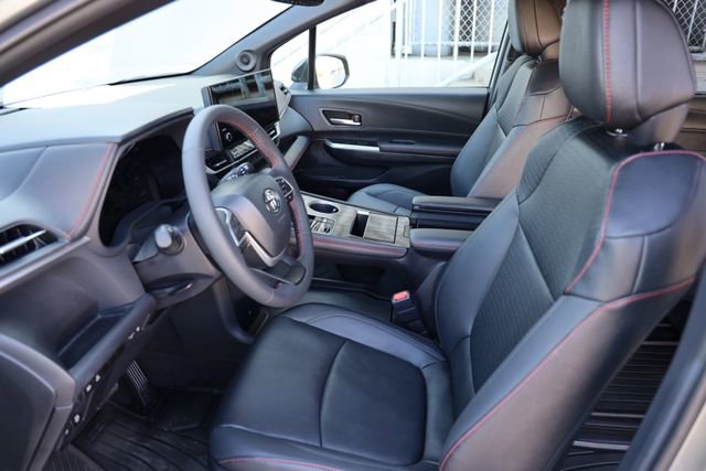 New 2026 Toyota Sienna XSE image 13