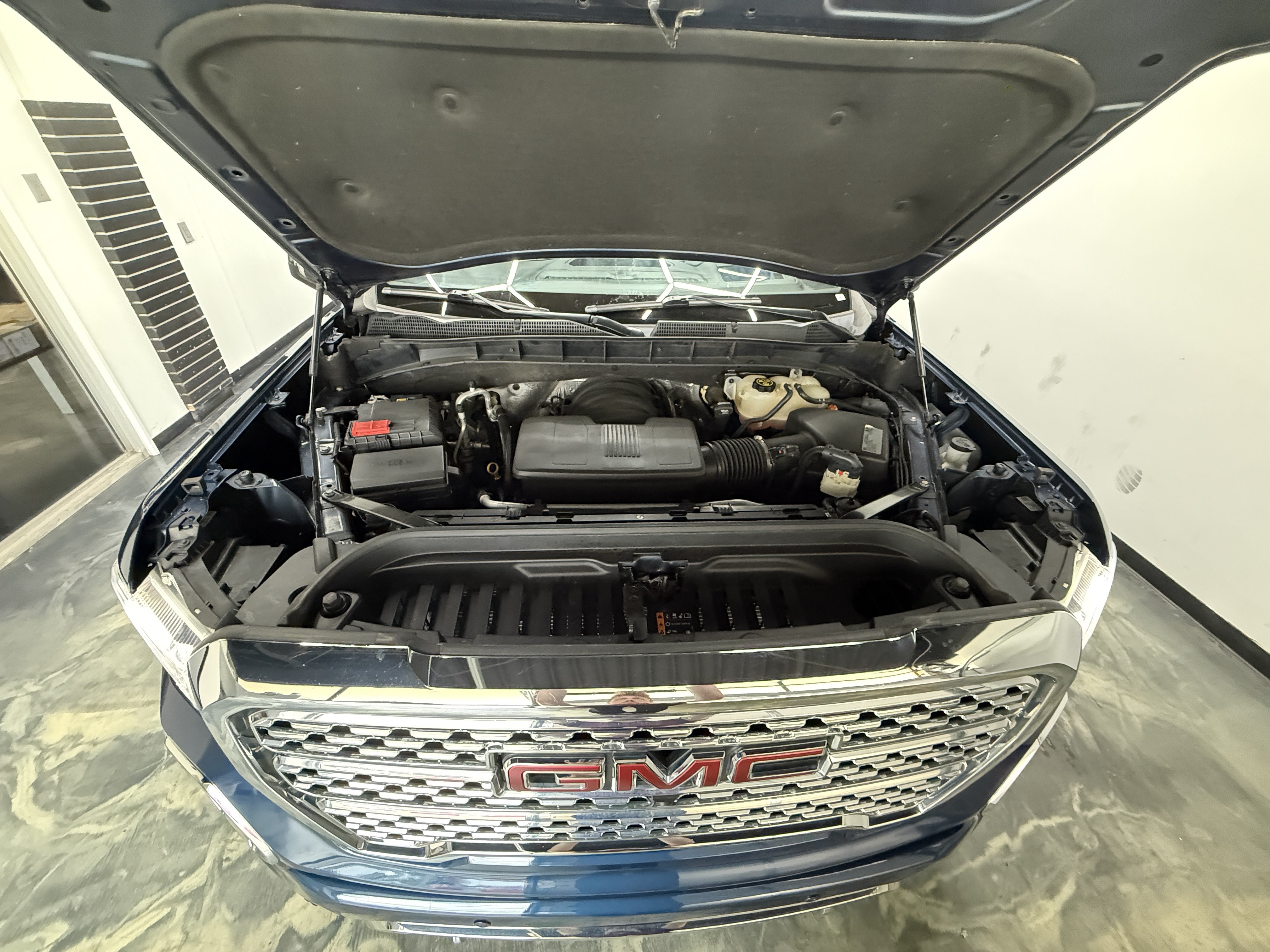 Used 2019 GMC Sierra 1500 Denali w/ Denali Ultimate Package AWD/4WD image 33