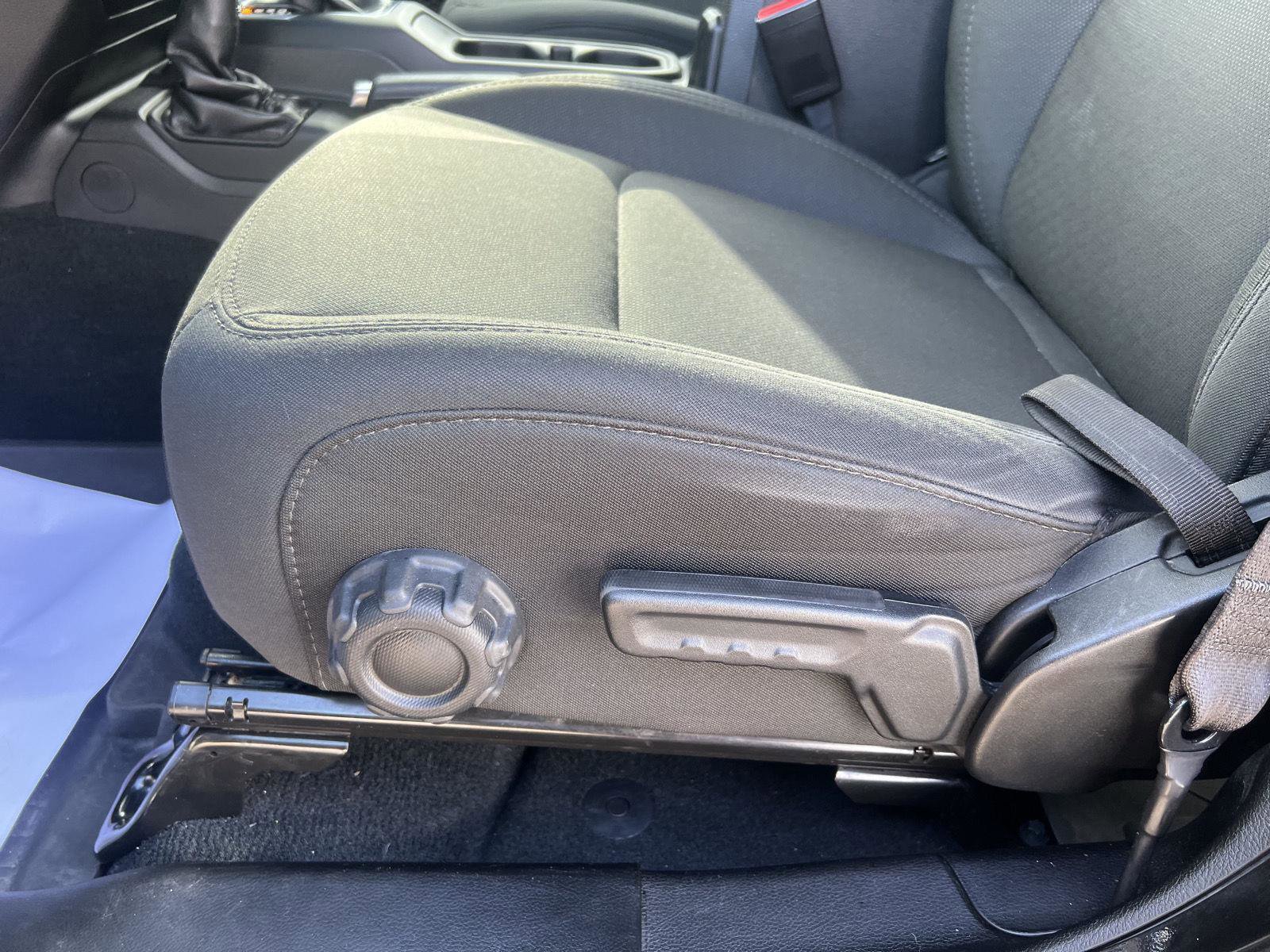 Used 2022 Jeep Gladiator Willys image 12