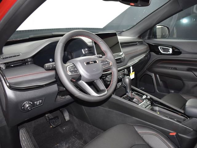 New 2026 Jeep Compass Trailhawk w/ Sun, Sound & Navigation Group AWD/4WD image 11