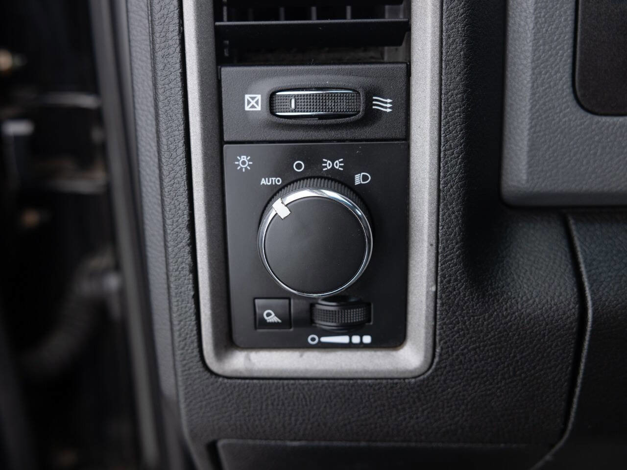 Used 2014 RAM 1500 Tradesman w/ Popular Equipment Group image 39