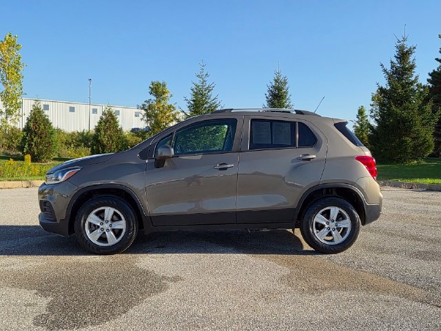 Used 2021 Chevrolet Trax LT w/ LT Convenience Package AWD/4WD image 8