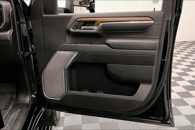 Used 2024 Chevrolet Silverado 2500 High Country w/ High Country Premium Package AWD/4WD image 22