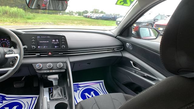 Used 2023 Hyundai Elantra SE FWD image 22