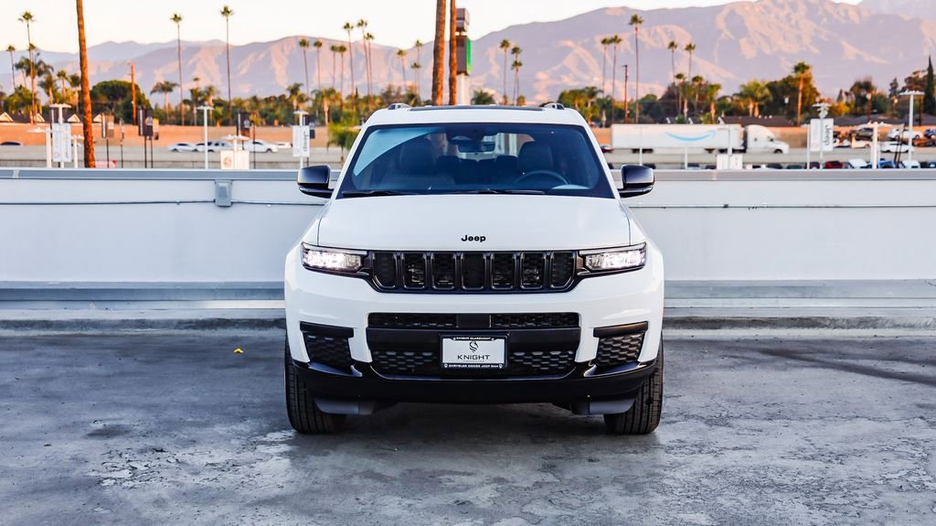 New 2025 Jeep Grand Cherokee L Altitude image 3