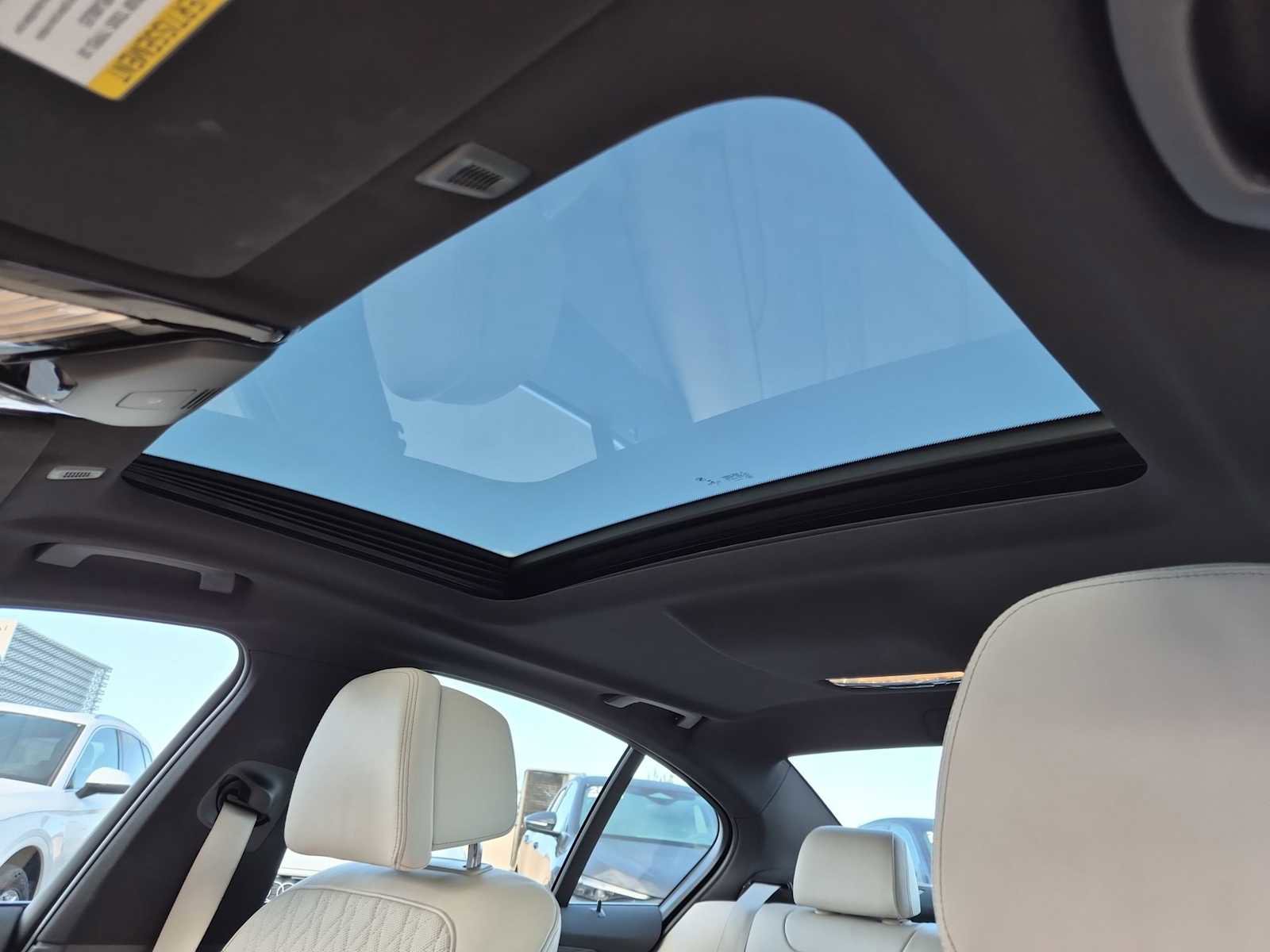 Used 2021 BMW 530e 530e w/ Premium Package image 18